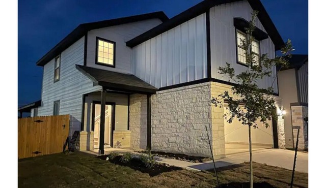 Country Chic 4 BR Guesthouse + Free WiFi