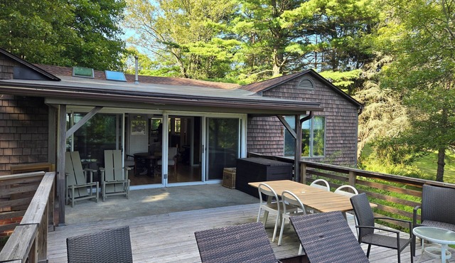 Country Chic Lake House in Pine Plains