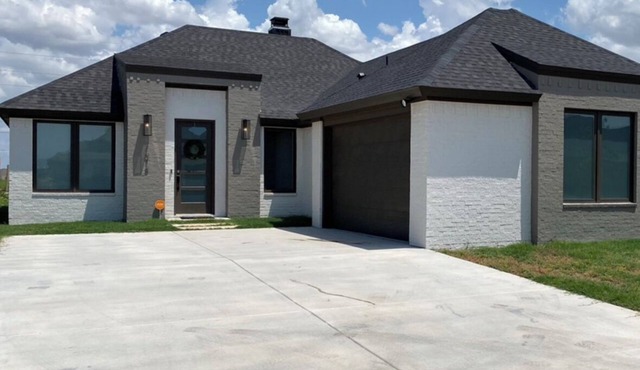 Country Chic only 10 minutes away from TTU. nPet friendly!