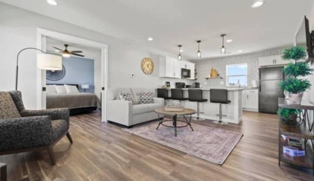 Country Club Cottages-1703
