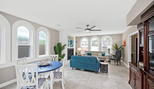 Country Club Estate close to NAS - EV charger