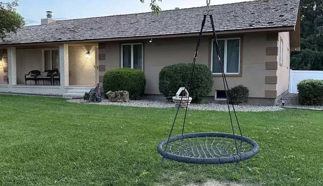 Country Club Hideaway