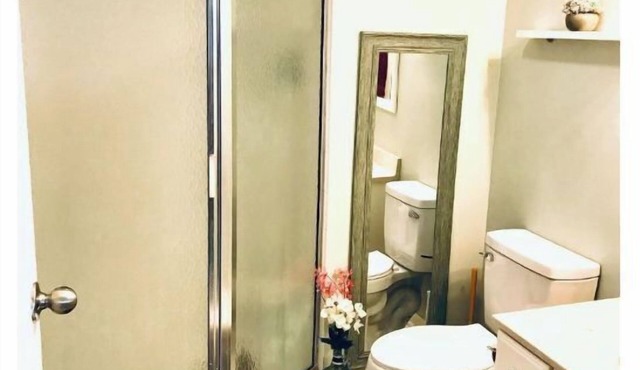 Country Club Home, 5 mins from Miami U