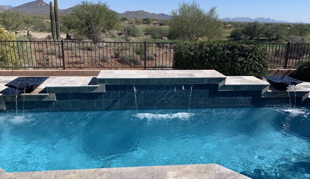 Country Club Home : Heated Pool with Spectacular Mountain & Golf Views