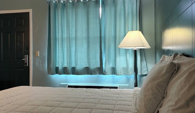 Country Club Inn & Suites