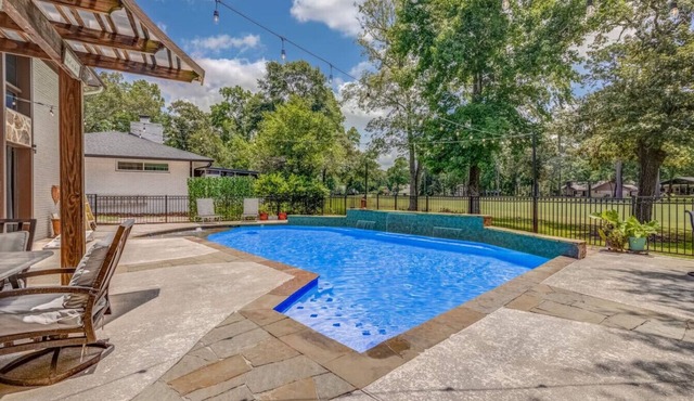 Country Club Oasis Retreat - Pool & Patio
