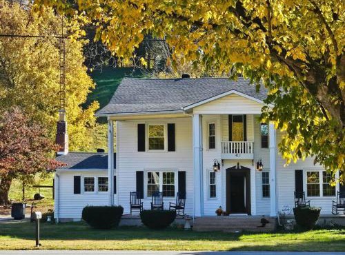 Country Colonial Retreat
