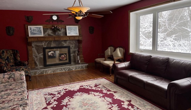 Country Comfort with 8 Acre Private Garden
