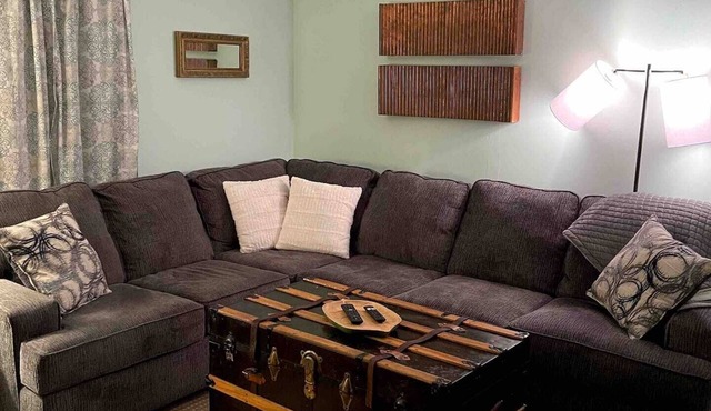 Country Comfy Right In Town New Remodel King/Queen