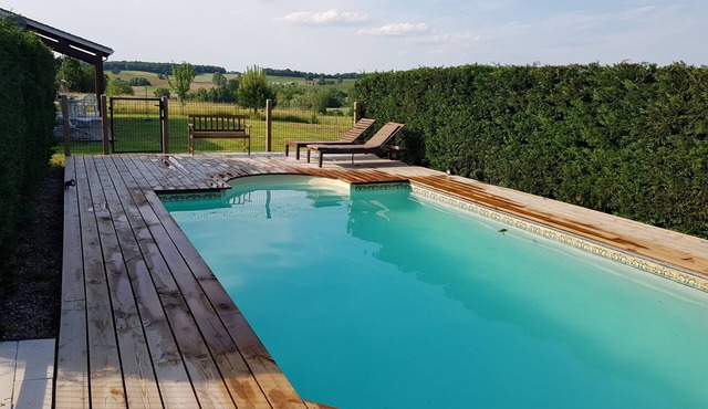 Country cottage with stunning views and private pool