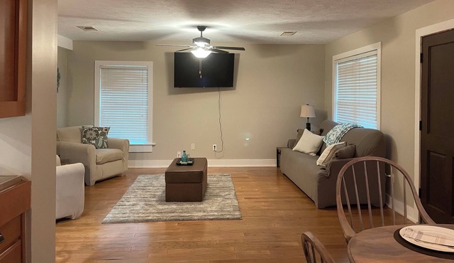 Country Cottage, 10 Minutes from Downtown Jackson and 5 Minutes from Ridgeland