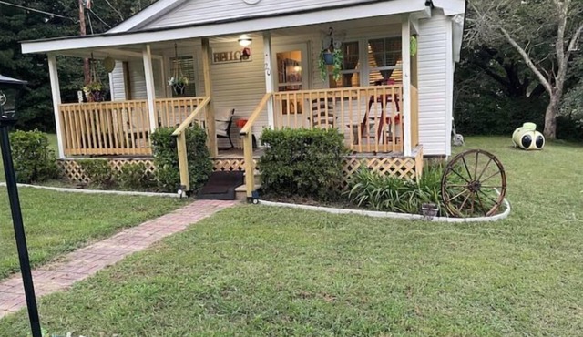Country Cottage - Butterfly Crossing