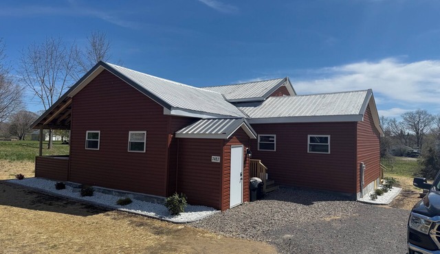 Country Cottage by the Salmon River