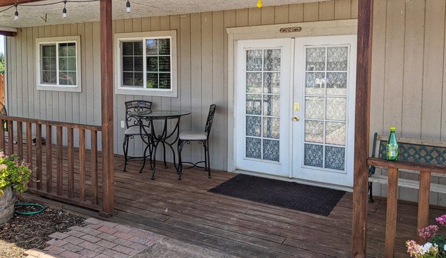 Country Cottage - Close to Interstate 5 - Thunderhill