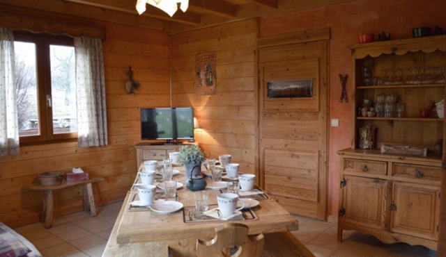 COUNTRY COTTAGE/PRALETS/9 PEOPLE