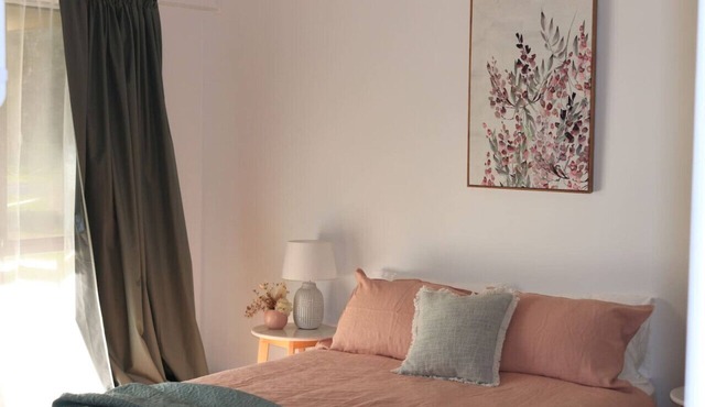 Country Cottage in Edi