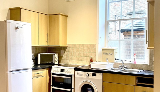 Country cottage in the heart of the city