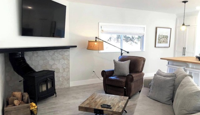 Country cottage just outside Ojai and close to nearby hiking trails