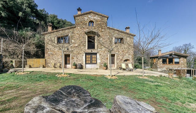 Country Cottage 'La Rústica' with Mountain Views, Shared Garden and Wi-Fi