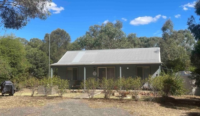 Country cottage, peaceful farm stay