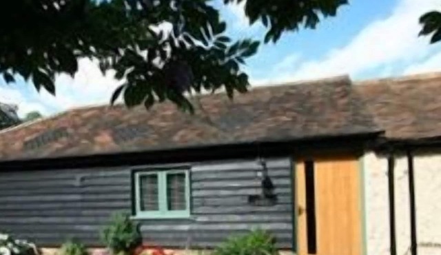 Country Cottage Private Terrace Garden Quiet Location Free Wifi Bus Stop 50yds