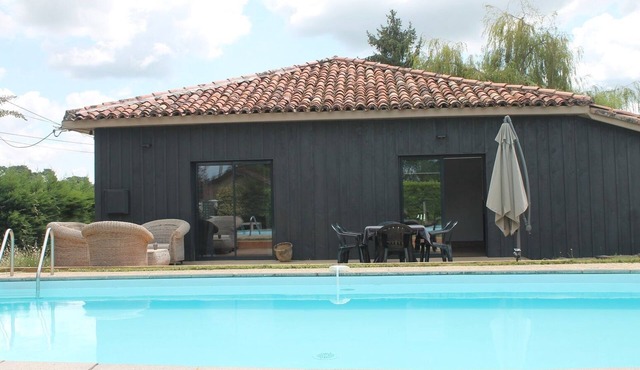 Country cottage with swimming pool