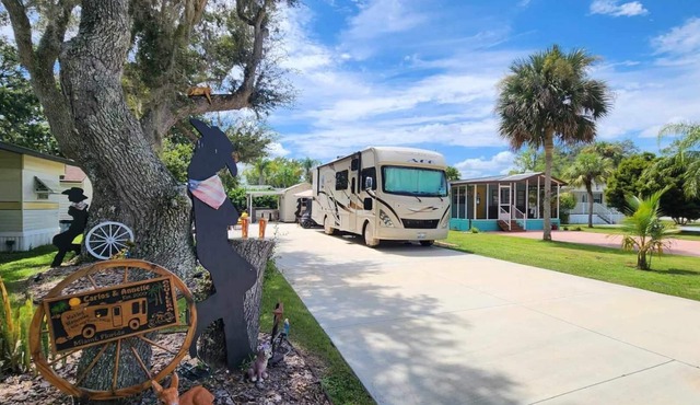 Country Cowboy RV Campsite in River Ranch 72