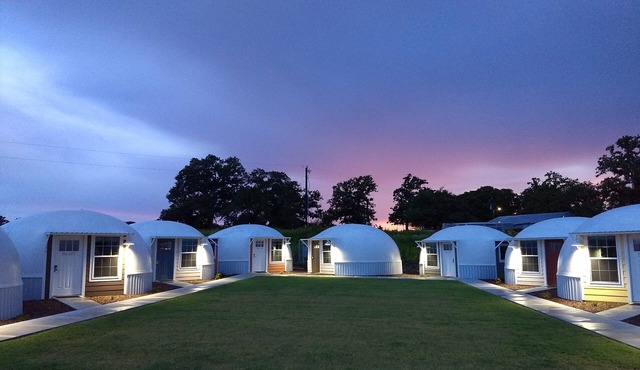 Country Dome Suites