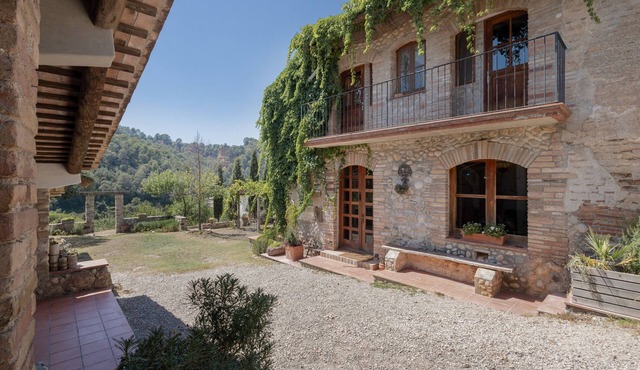 Country House 'La Isla Verde' with Mountain View, Private Pool and Wi-Fi