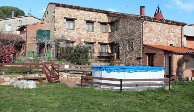 Country House 'La Chimenea De Soria II' with Mountain Views, Shared Pool and Wi-Fi