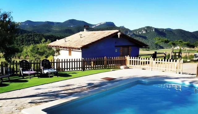 Country House 'La Sala' with Mountain View, Shared Pool and Wi-Fi