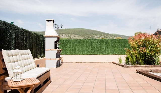 Country House 'Pico De Los Haces' with Mountain View, Private Terrace and Wi-Fi
