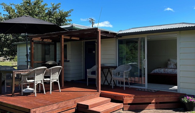 Country Escape By The Beach - Pet Friendly!