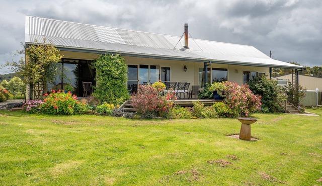 Country Escape with Stunning Views