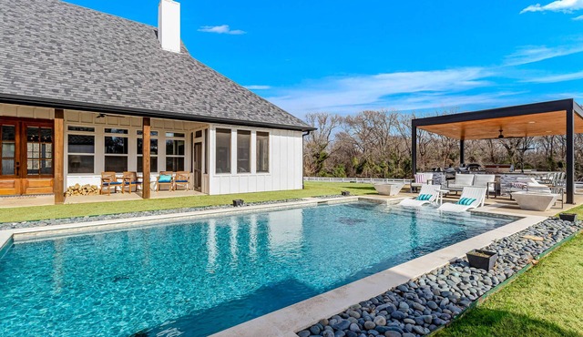 Country estate - pool, outdoor kitchen, home theater, game room, porches