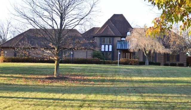 Country Estate With Pickleball Court