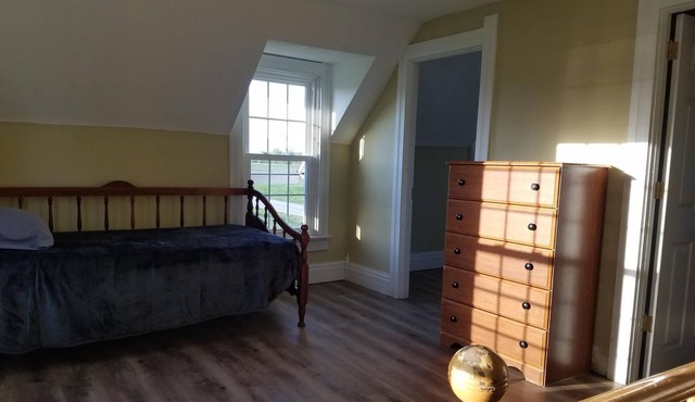 Country farm house near Port Clinton perfect for fishing and Lake Erie getaways.