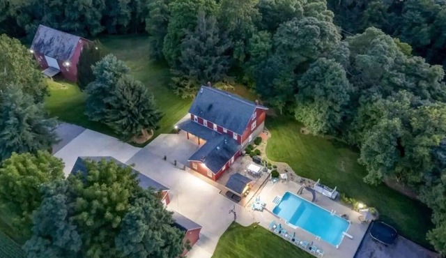 Country Farmhouse Estate, Pool, Retreat, Pets YES, Summer, Spring, Fall, Winter