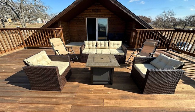 Country Feel in City Limits , Quiet and Vibrant Ranch Home