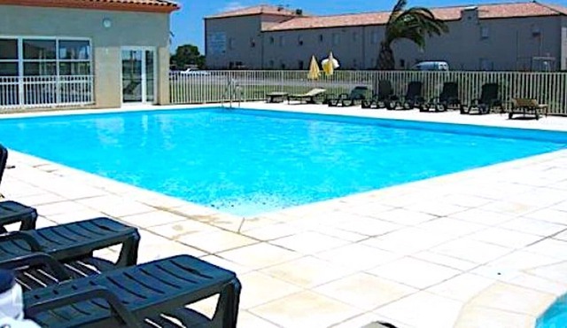 Country living but near beaches and city