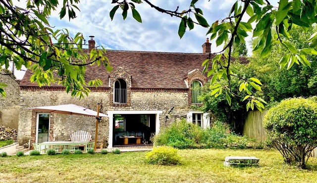 Country house pool 1h15 Paris/25min from Fontainebleau