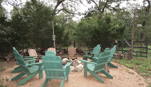 COUNTRY GET AWAY ONLY 1HR from Austin & 1 1/2HRS from San Antonio & Houston