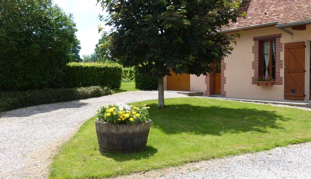 COUNTRY GITE CHARACTER HOUSE WITH HEATED OUTDOOR POOL