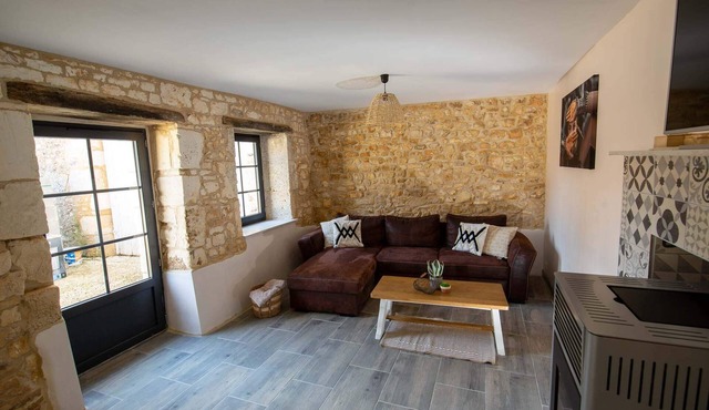 Country gîte with its animals, horses, goats, pigs and poultry