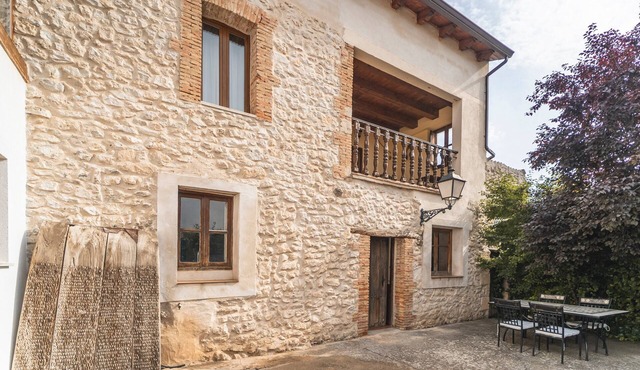 Country House 'El Pico' with Mountain View, Private Terrace and Wi-Fi