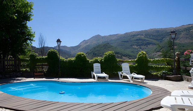 Country House 'La Majada De Peñacorada' with Mountain View, Private Pool and Wi-Fi