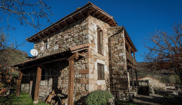 Country House 'El Casuco' with Mountain View, Private Terrace and Private Garden