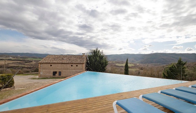 Country House 'El Pujol' with Mountain View, Wi-Fi and Air Conditioning