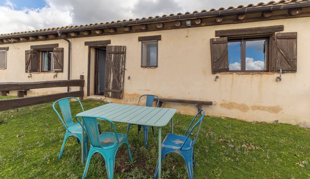 Country House 'Cabra' with Mountain View, Private Garden and Wi-Fi