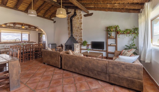 Country House 'Conejo' with Mountain View, Private Garden and Wi-Fi